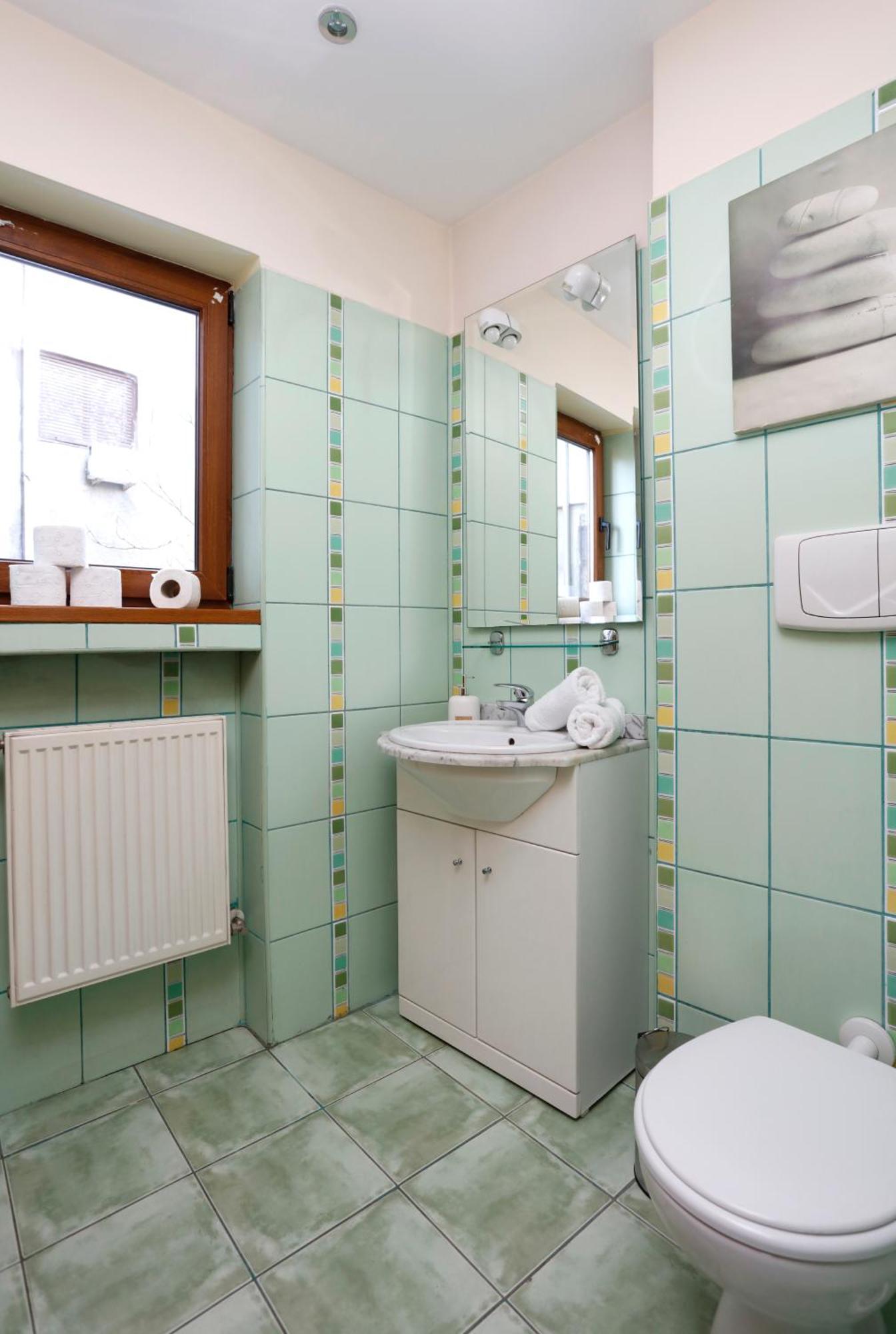 Peaceful Getaway - Generous 3-Bedroom Sanctuary - Close To Historic Old Town Bukurešť Exteriér fotografie