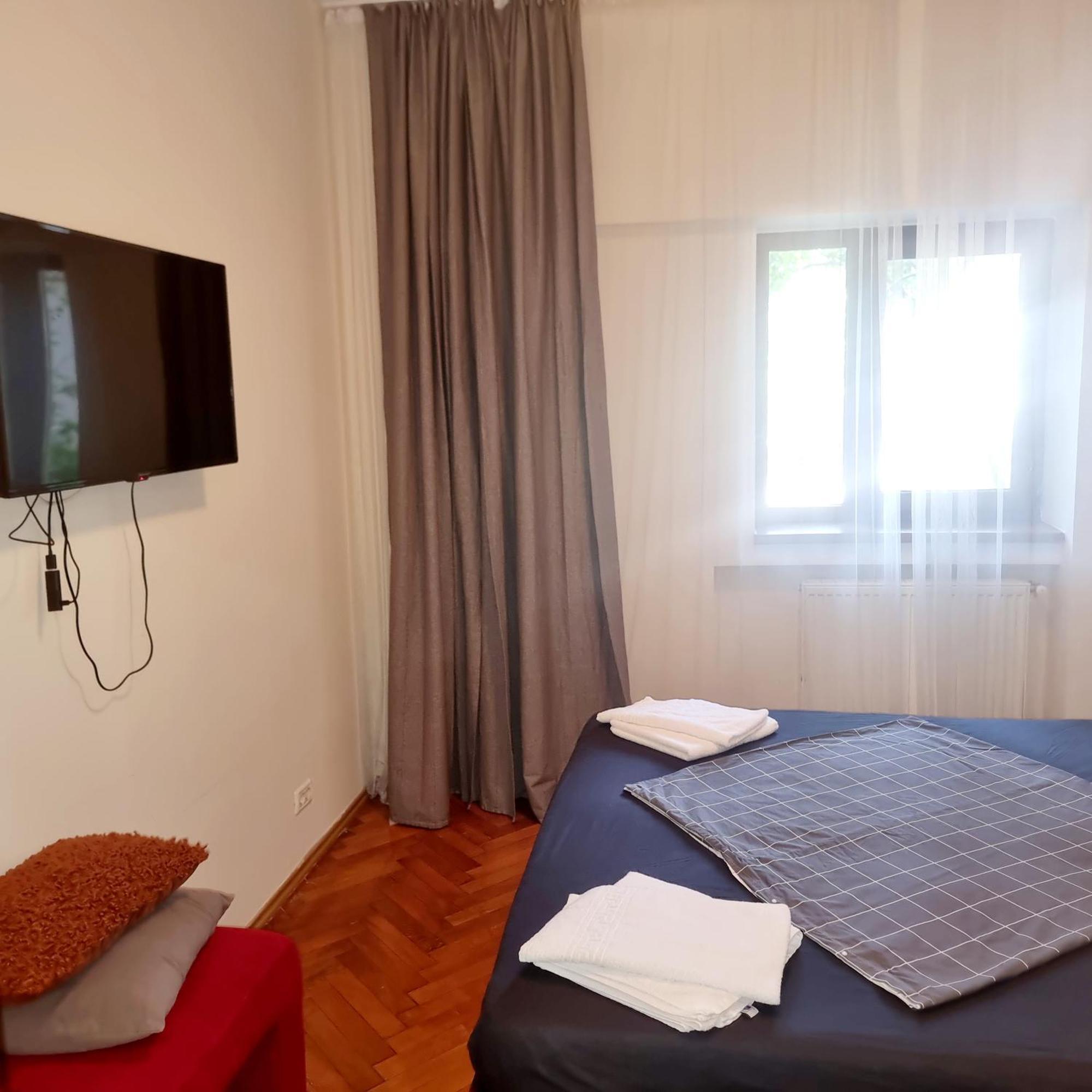 Peaceful Getaway - Generous 3-Bedroom Sanctuary - Close To Historic Old Town Bukurešť Exteriér fotografie